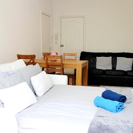 Large Garden Apartment On Golders Green High Road Londýn Exteriér fotografie