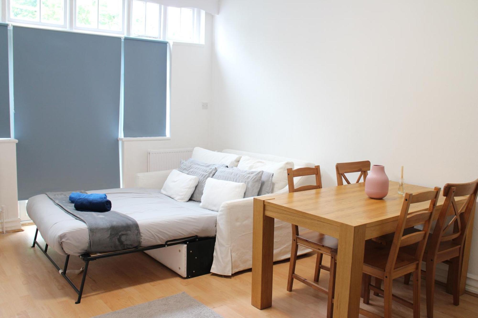 Large Garden Apartment On Golders Green High Road Londýn Exteriér fotografie